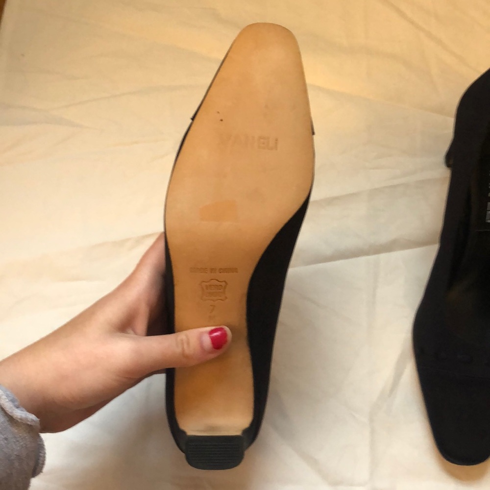 Van Eli Heels - image 3